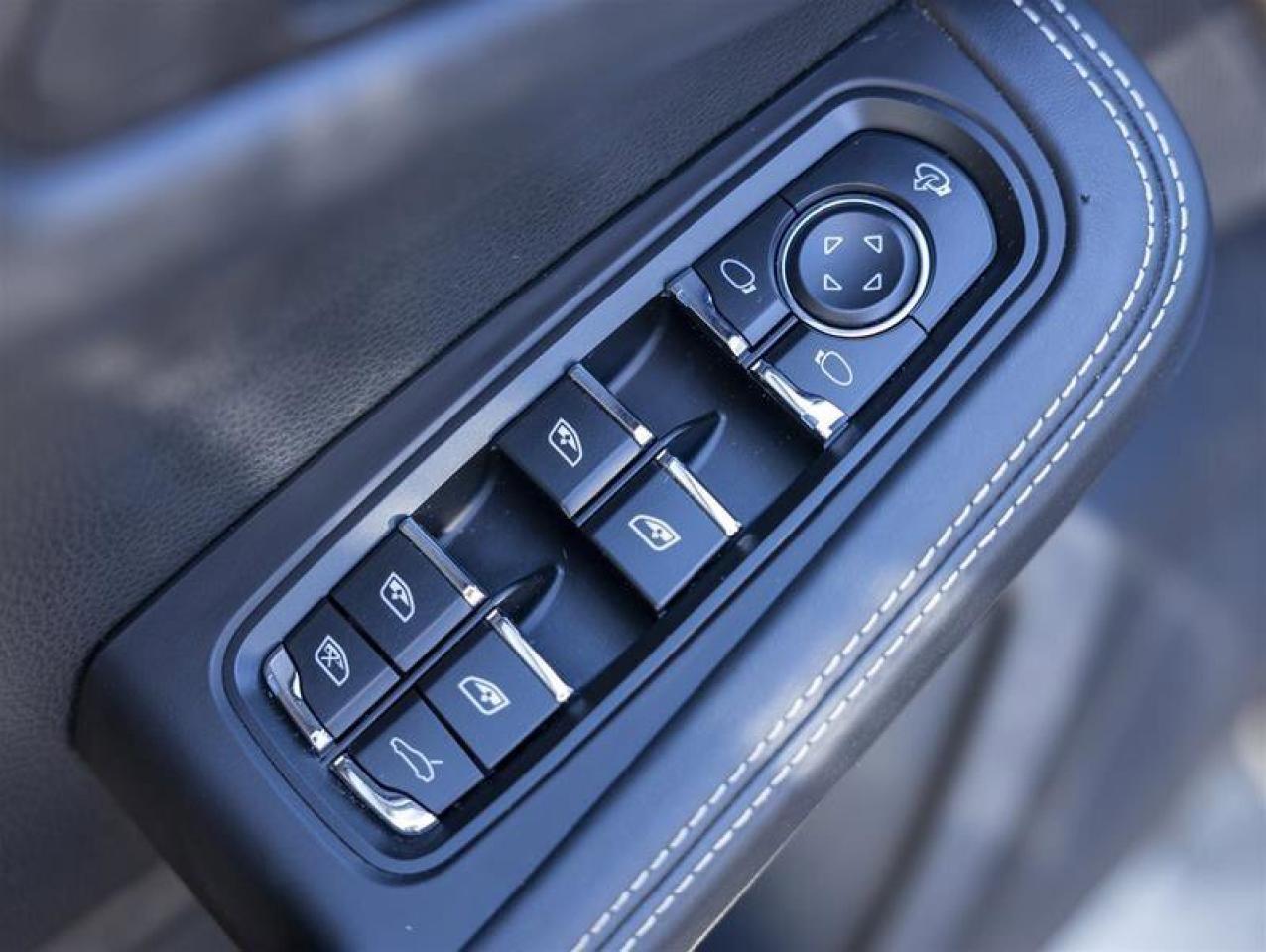 2023 Porsche Macan S Photo