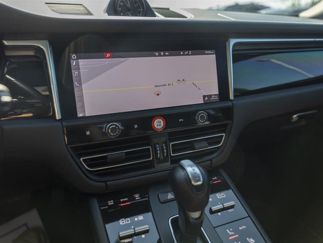 2023 Porsche Macan S Photo