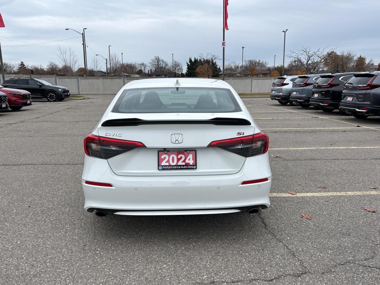 2024 Honda Civic Si Sedan Manual Sunroof CarPlay Wireless Charger Low Kms Photo