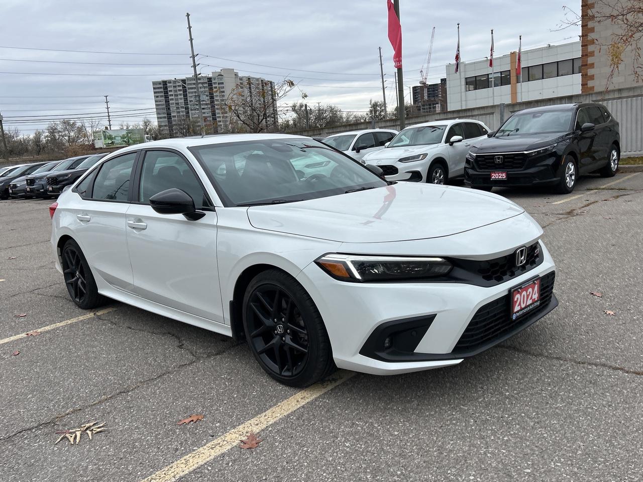 2024 Honda Civic Si Sedan Manual Sunroof CarPlay Wireless Charger Low Kms Photo