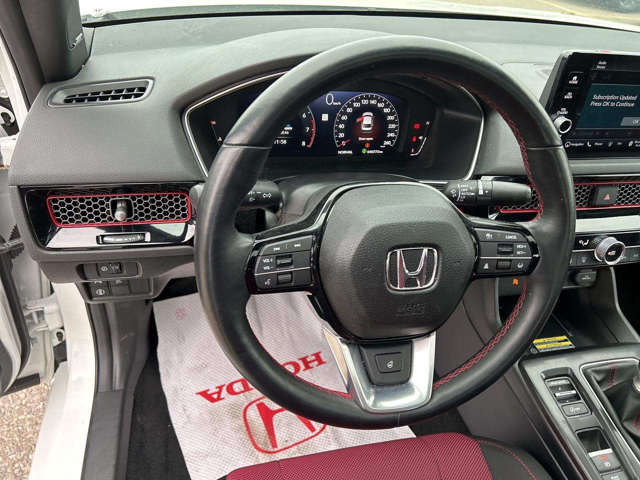 2024 Honda Civic Si Sedan Manual Sunroof CarPlay Wireless Charger Low Kms Photo