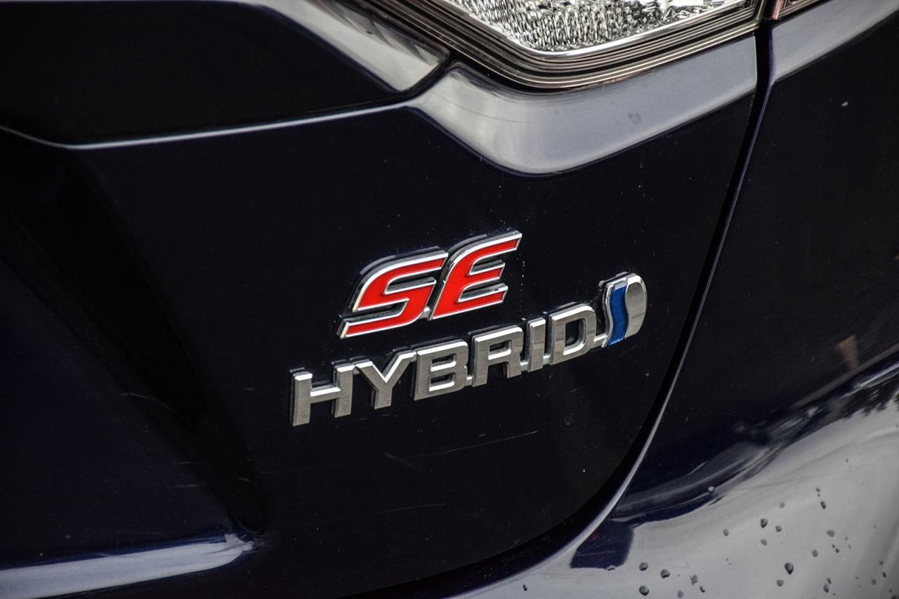 2023 Toyota Corolla Hybrid SE AWD / NO ACCIDENT / SUNROOF / CARPLAY / BSM Photo