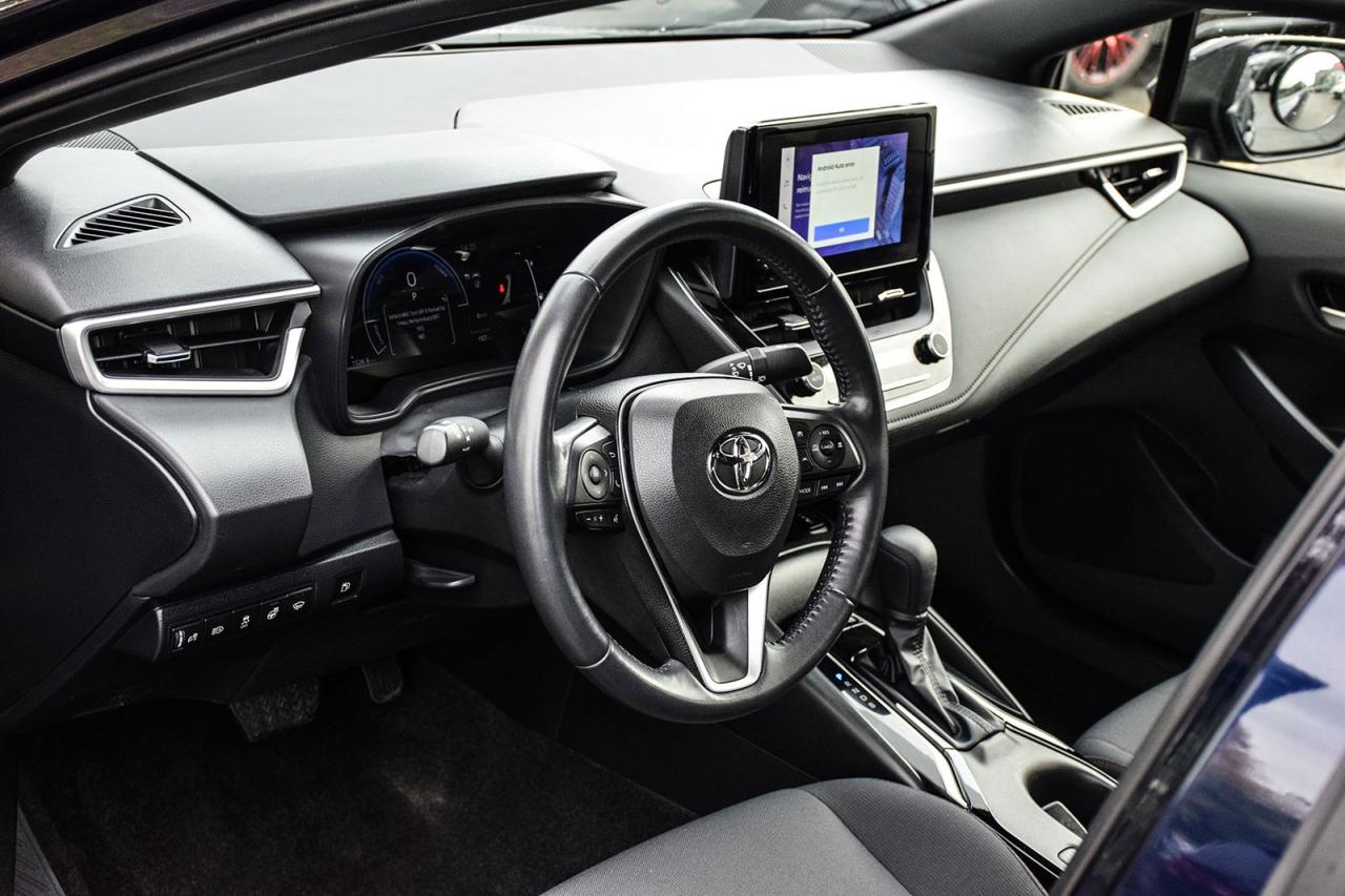2023 Toyota Corolla Hybrid SE AWD / NO ACCIDENT / SUNROOF / CARPLAY / BSM Photo
