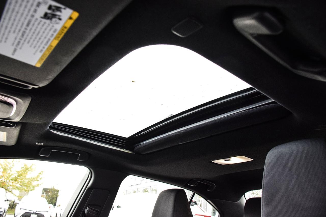 2023 Toyota Corolla Hybrid SE AWD / NO ACCIDENT / SUNROOF / CARPLAY / BSM Photo