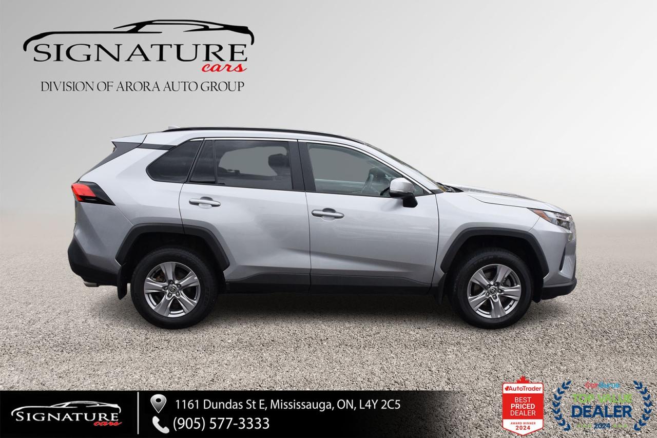 2022 Toyota RAV4 XLE AWD / SUNROOF / CARPLAY / BSM Photo