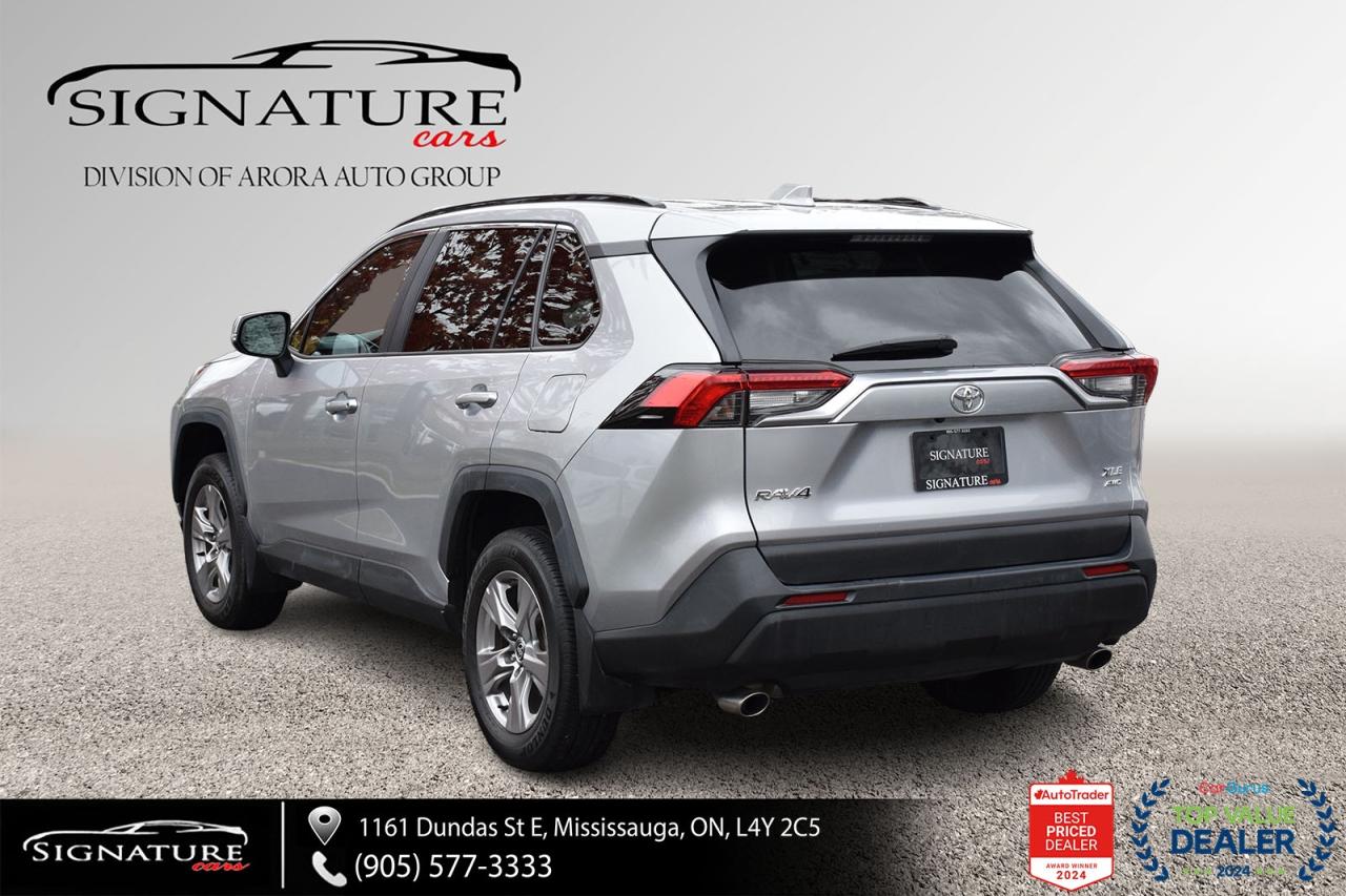 2022 Toyota RAV4 XLE AWD / SUNROOF / CARPLAY / BSM Photo