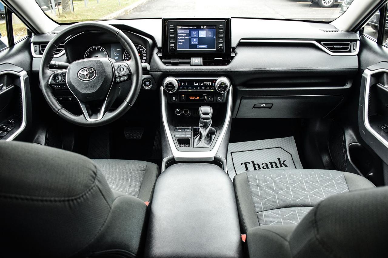 2022 Toyota RAV4 XLE AWD / SUNROOF / CARPLAY / BSM Photo