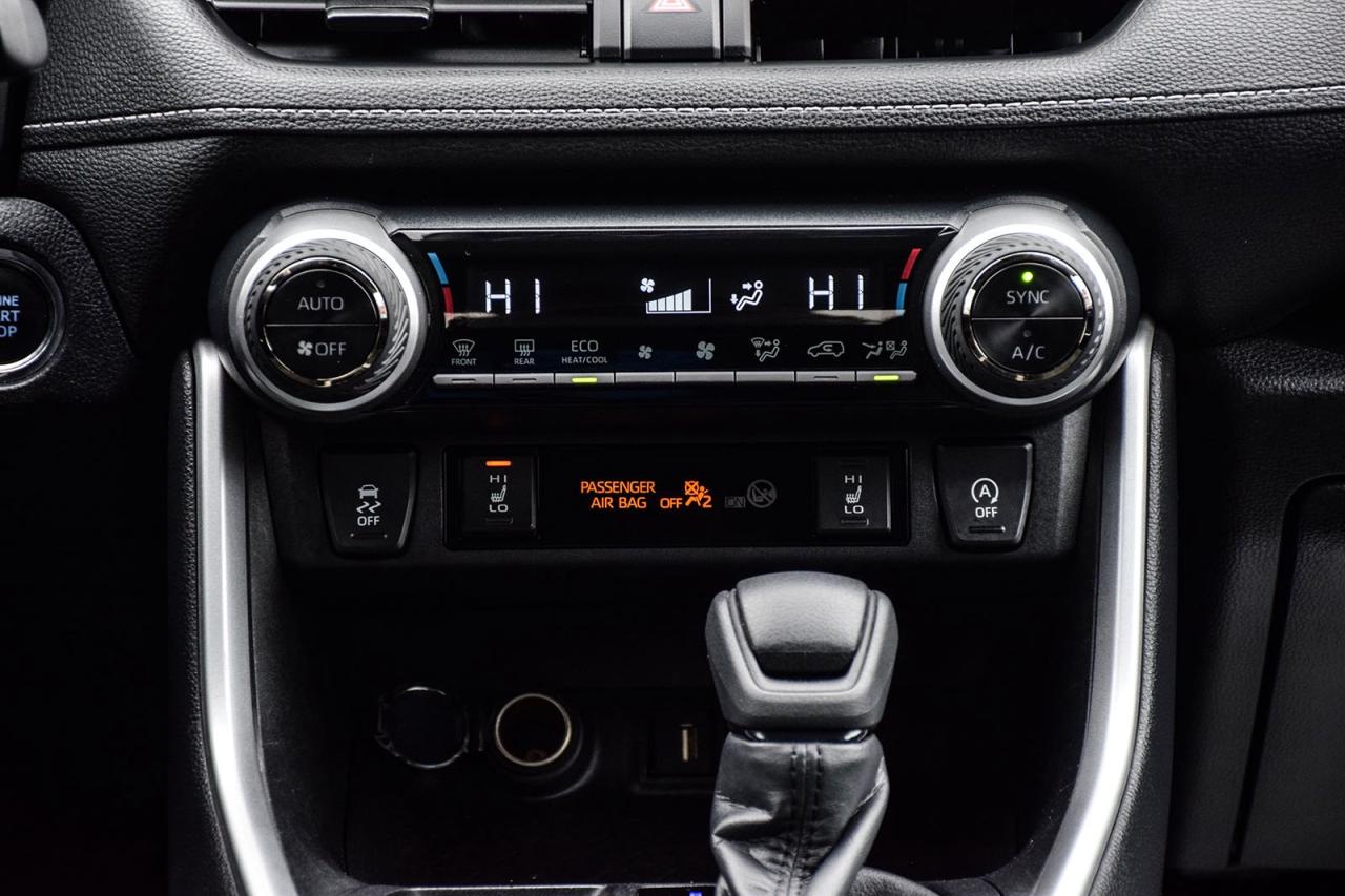 2022 Toyota RAV4 XLE AWD / SUNROOF / CARPLAY / BSM Photo