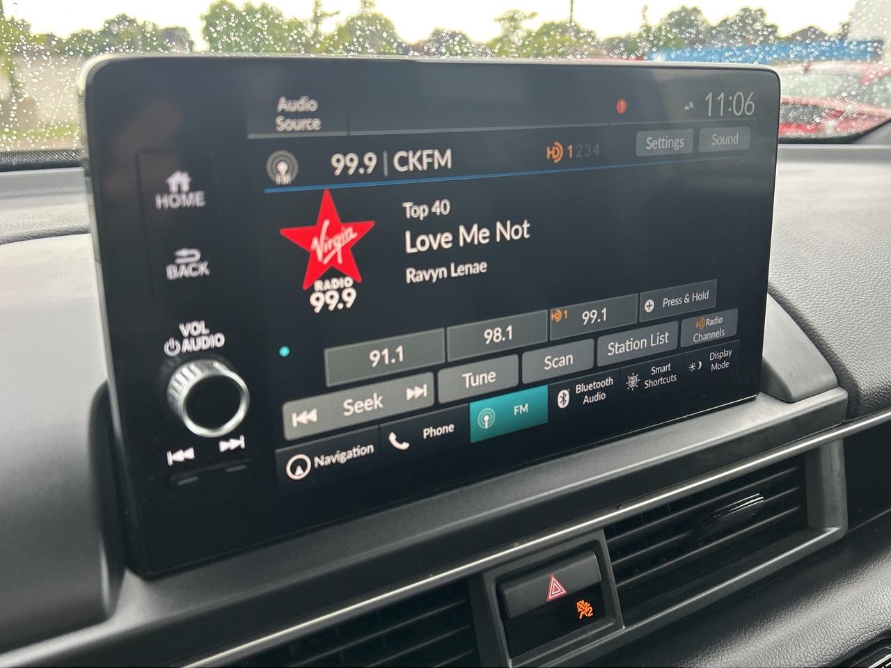 2023 Honda Pilot Black Edition  Leather  Pano Roof  Navigation Photo