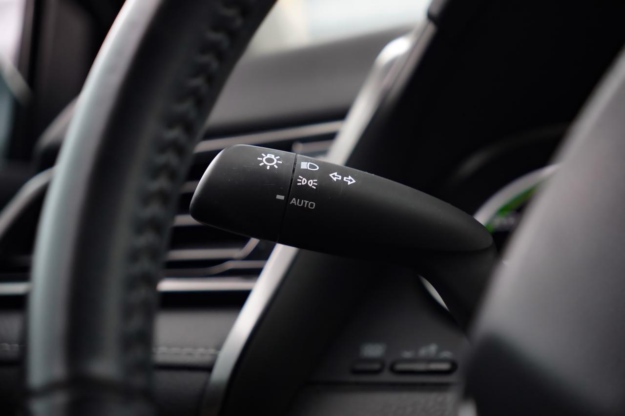 2021 Toyota Camry HYBRID XSE / NO ACCIDENT / SUNROOF / LEATHER/CARPLAY/BSM Photo