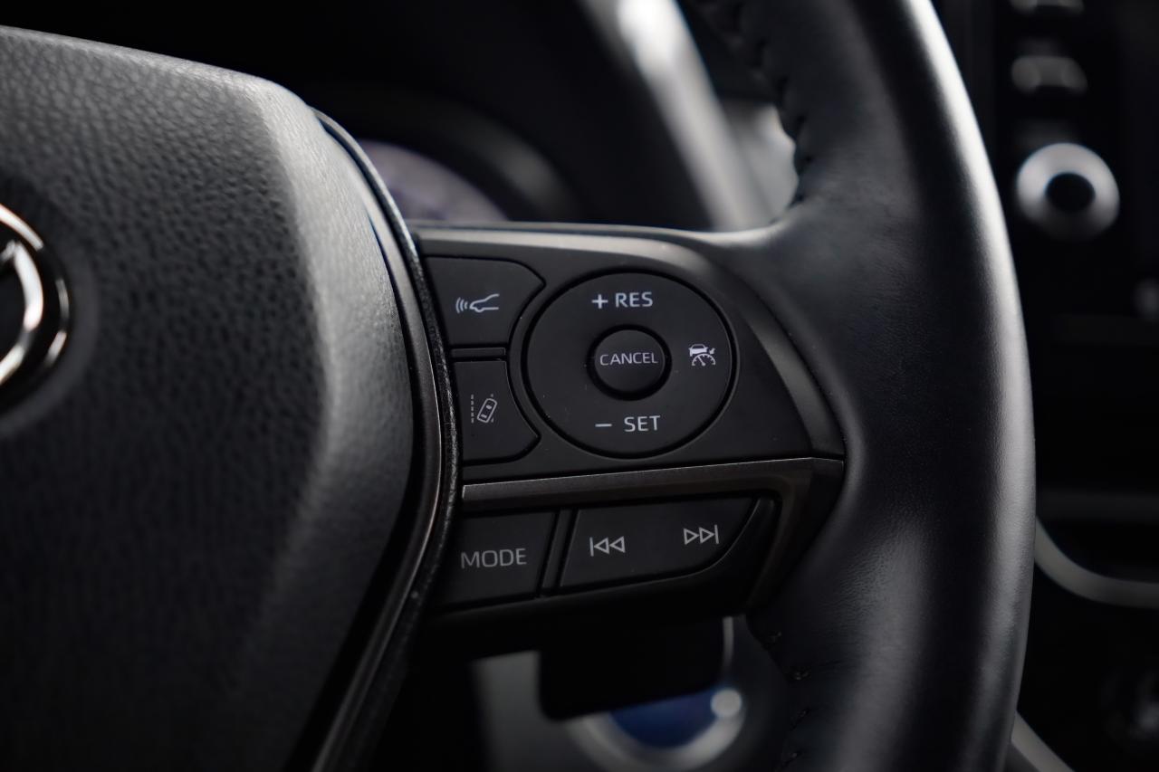 2021 Toyota Camry HYBRID XSE / NO ACCIDENT / SUNROOF / LEATHER/CARPLAY/BSM Photo