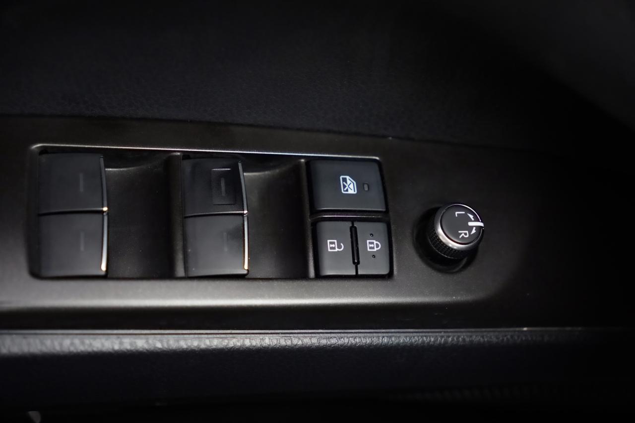 2021 Toyota Camry HYBRID XSE / NO ACCIDENT / SUNROOF / LEATHER/CARPLAY/BSM Photo