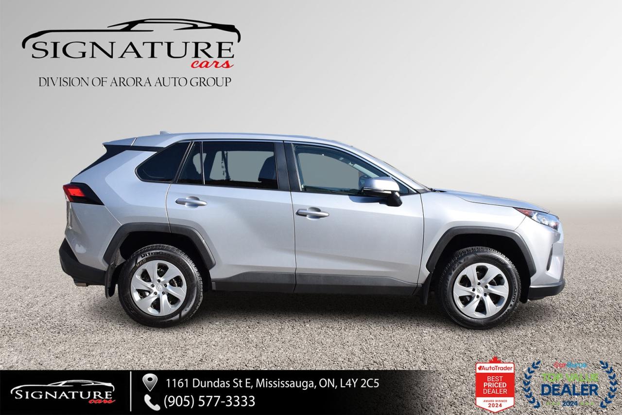 2022 Toyota RAV4 LE AWD / NO ACCIDENT /CARPLAY / BSM/FM/HTD SEATS Photo