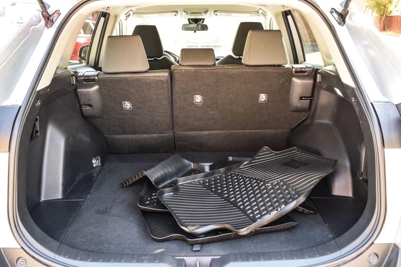 2022 Toyota RAV4 LE AWD / NO ACCIDENT /CARPLAY / BSM/FM/HTD SEATS Photo