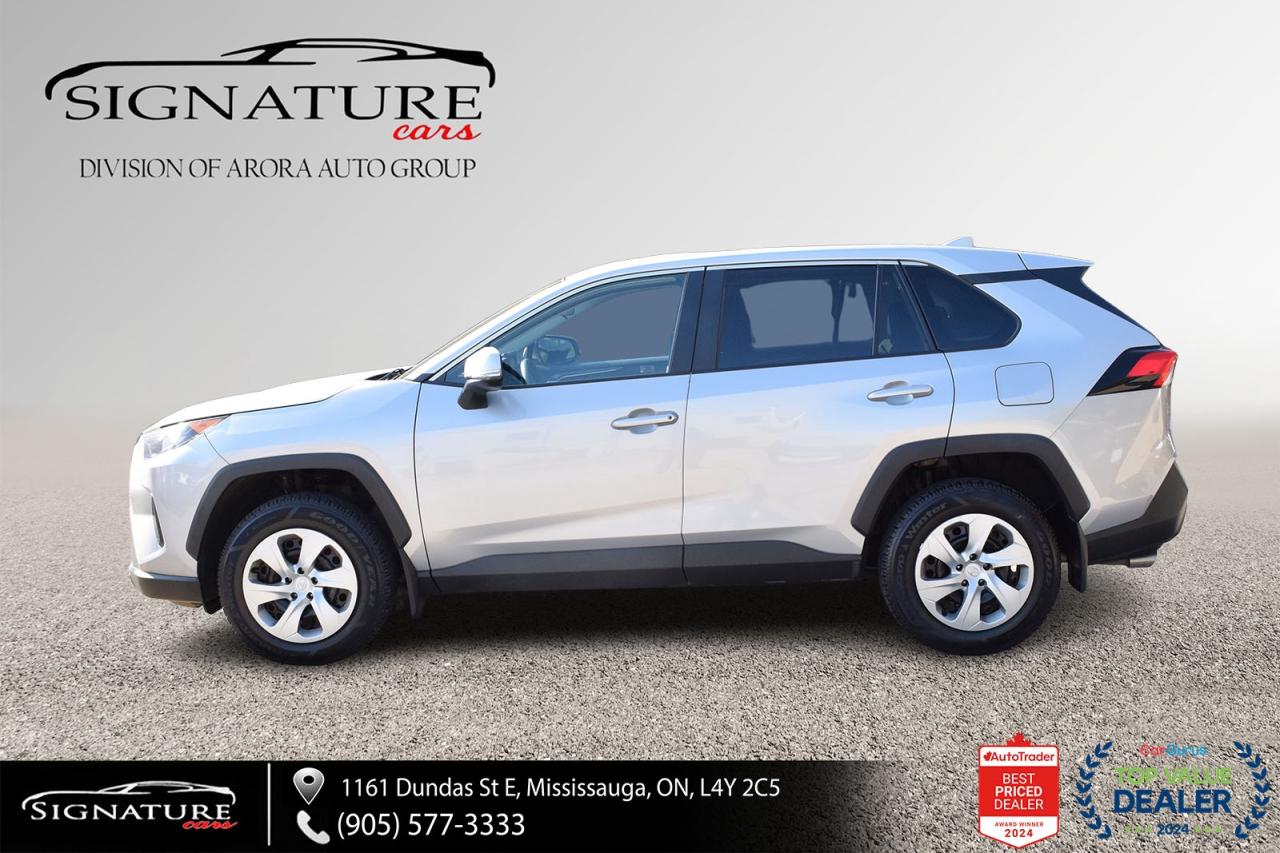 2022 Toyota RAV4 LE AWD / NO ACCIDENT /CARPLAY / BSM/FM/HTD SEATS Photo
