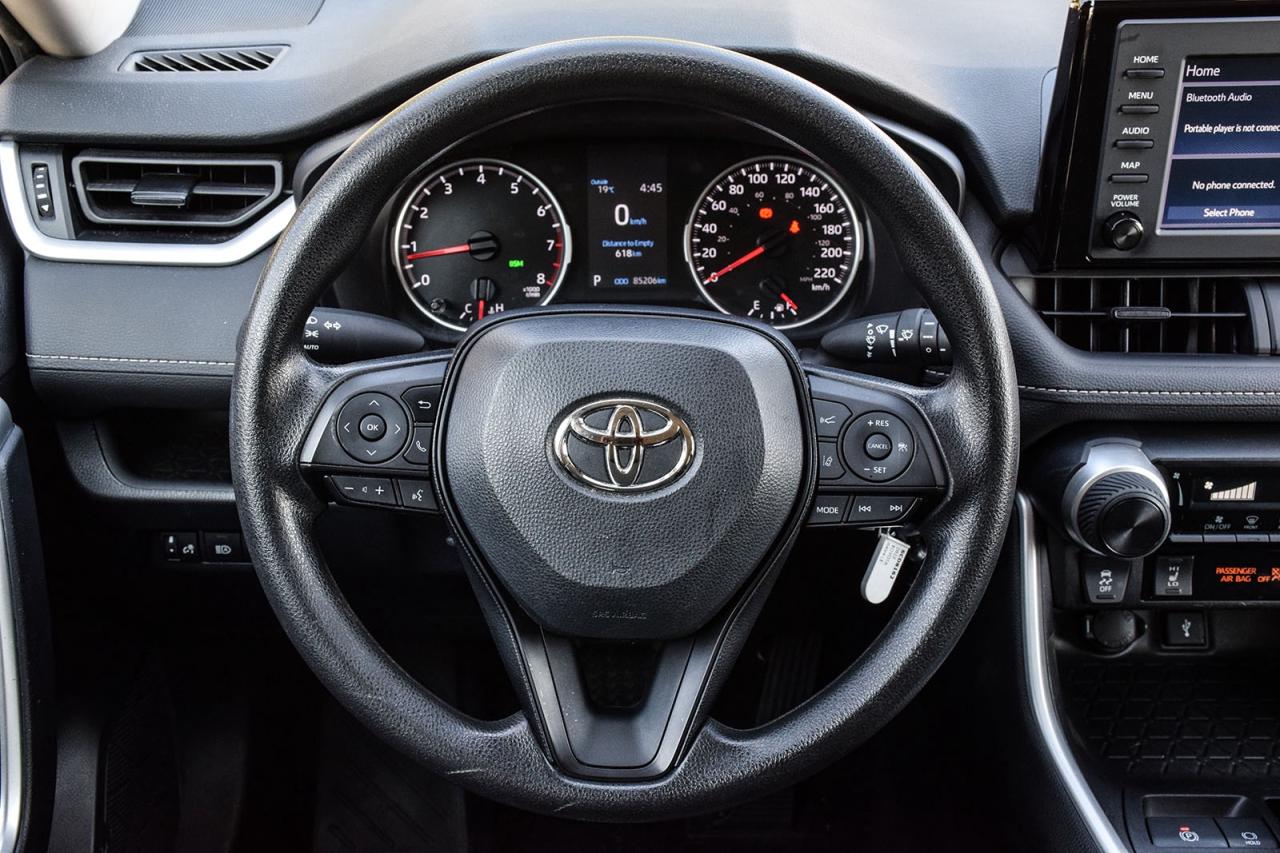 2022 Toyota RAV4 LE AWD / NO ACCIDENT /CARPLAY / BSM/FM/HTD SEATS Photo