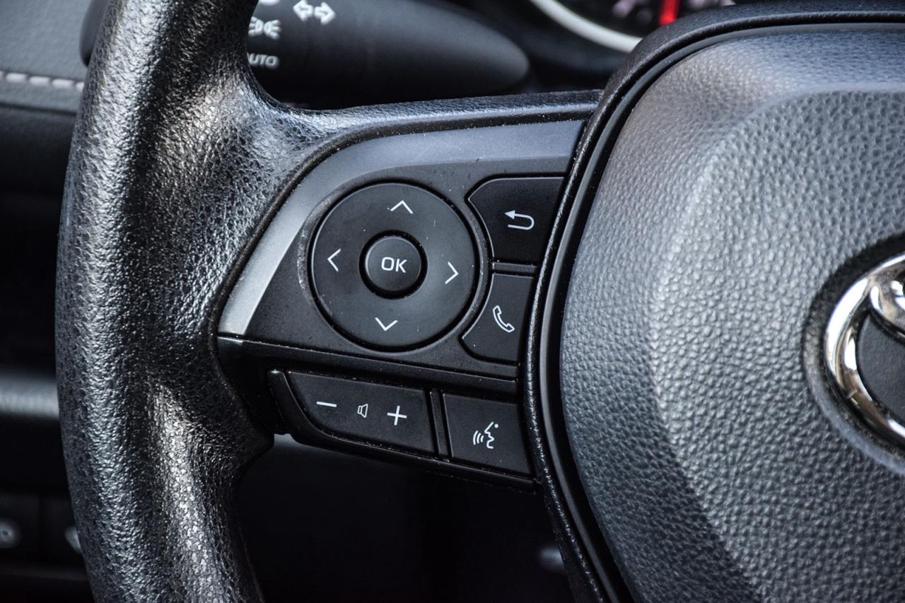 2022 Toyota RAV4 LE AWD / NO ACCIDENT /CARPLAY / BSM/FM/HTD SEATS Photo