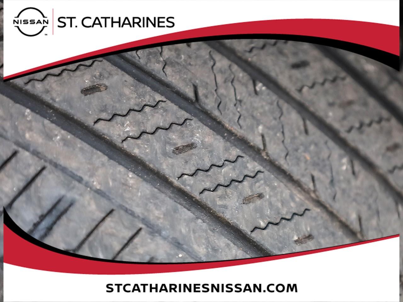 2023 Nissan Rogue SV MOONROOF Photo