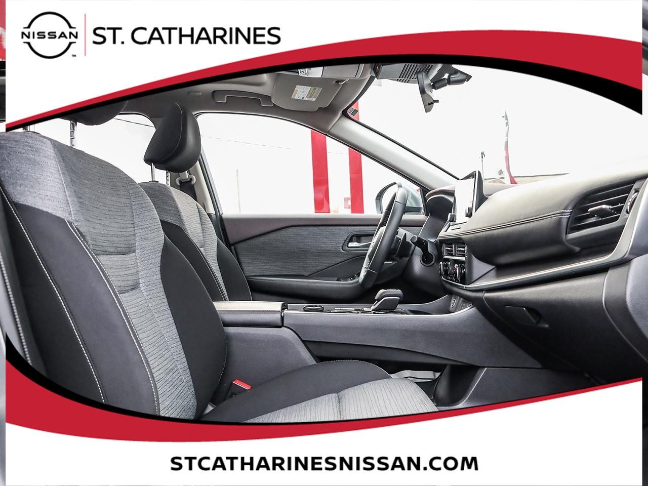 2023 Nissan Rogue SV MOONROOF Photo