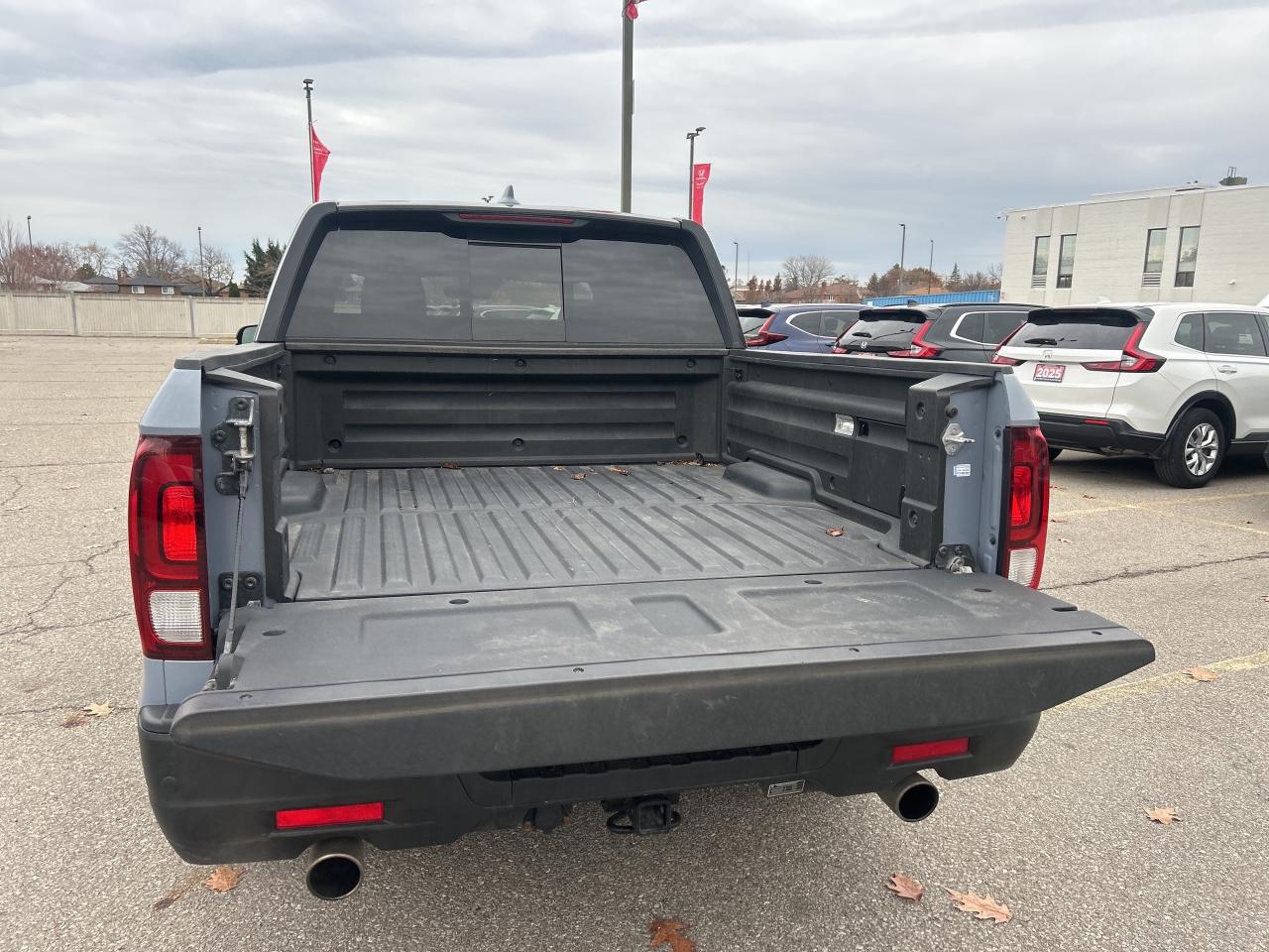 2022 Honda Ridgeline Black Edition  Leather  Sunroof  Navigation Photo