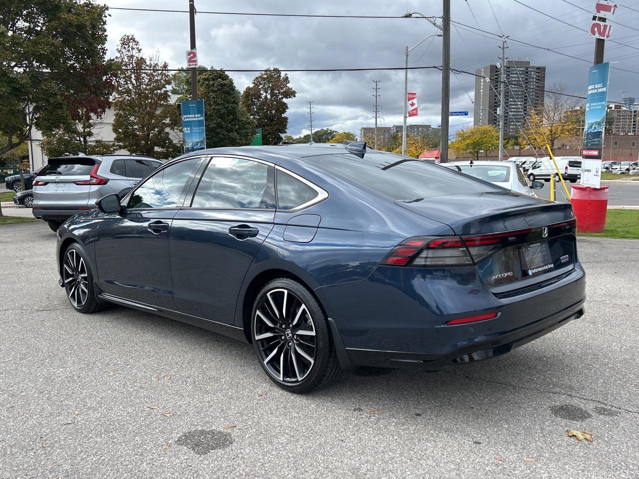 2025 Honda Accord Hybrid Touring DEMO Photo2
