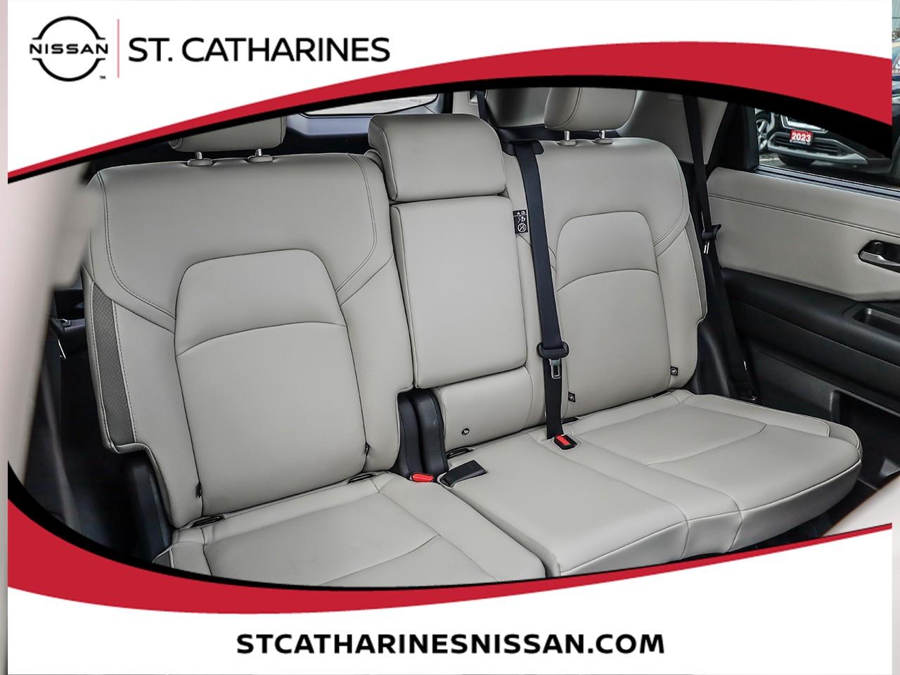 2024 Nissan Pathfinder SL Photo