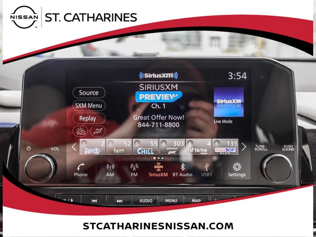 2024 Nissan Pathfinder SL Photo