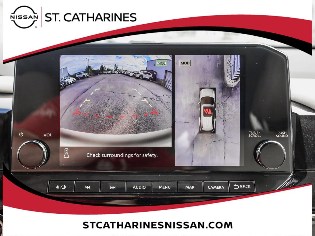 2024 Nissan Pathfinder SL Photo