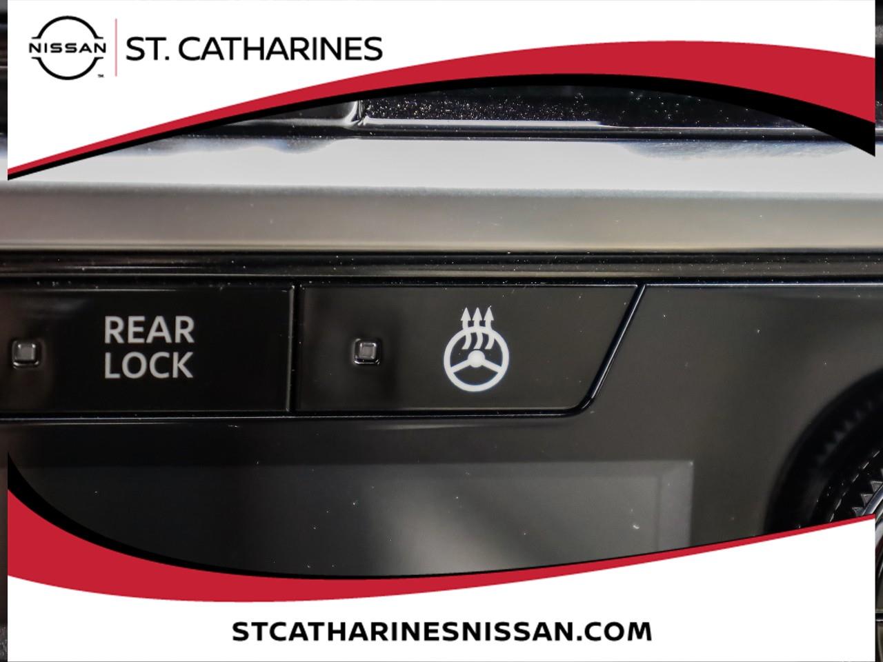 2024 Nissan Pathfinder SL Photo