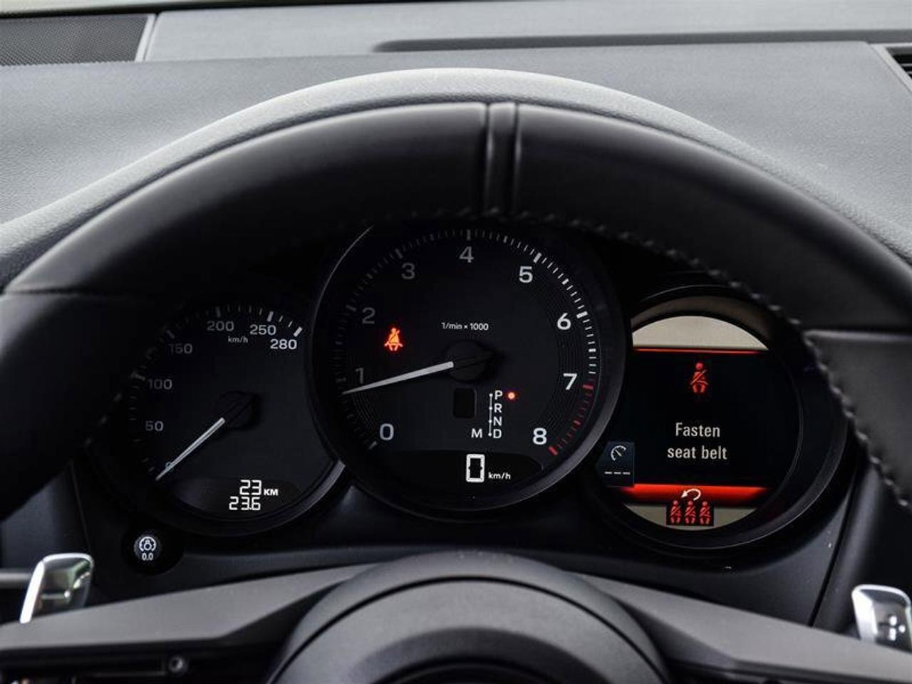 2025 Porsche Macan AWD Gray Photo2