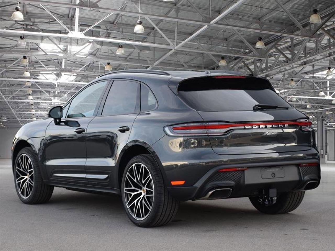 2025 Porsche Macan AWD Gray Photo