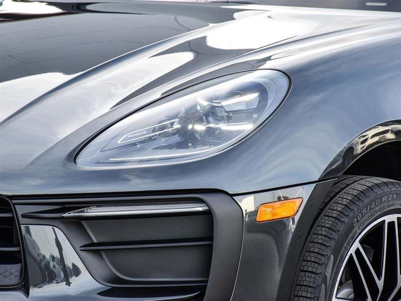 2025 Porsche Macan AWD Gray Photo