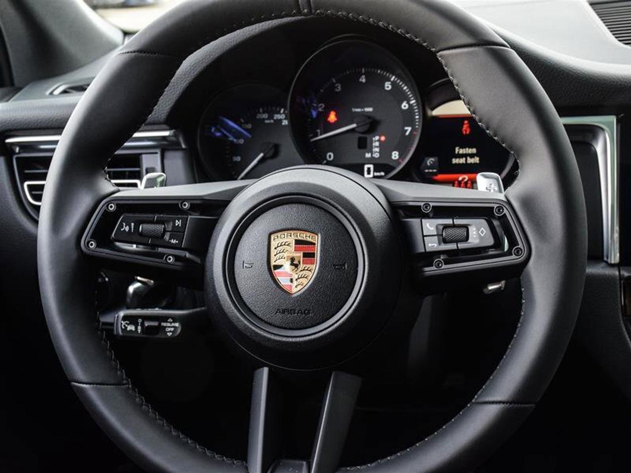 2025 Porsche Macan AWD Gray Photo
