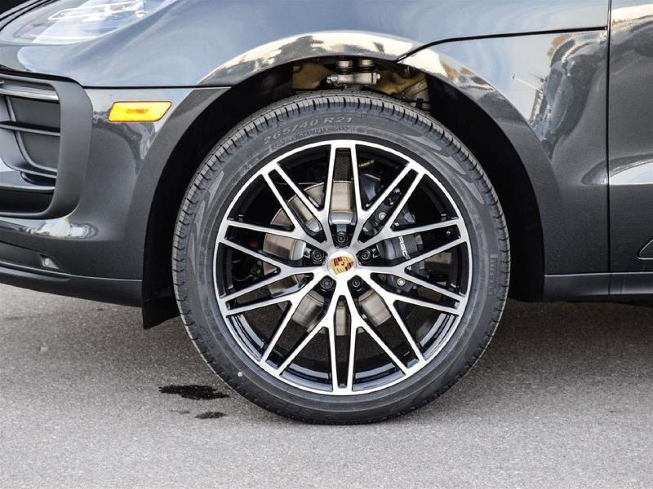 2025 Porsche Macan AWD Gray Photo