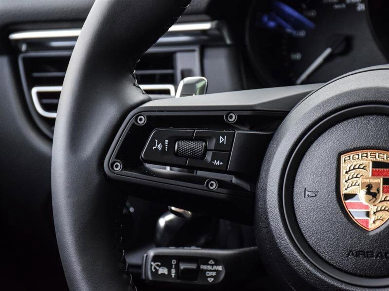2025 Porsche Macan AWD Gray Photo