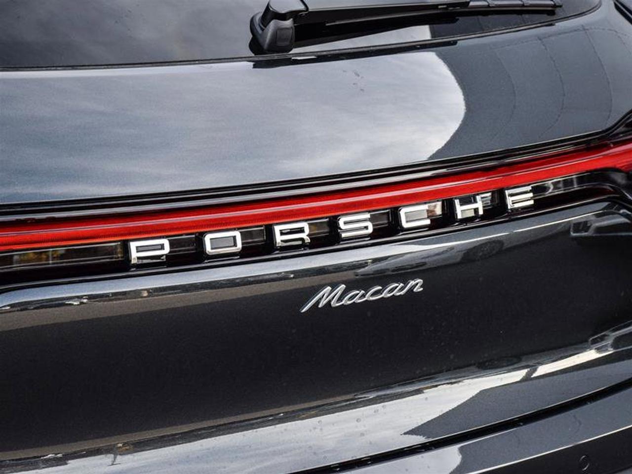 2025 Porsche Macan AWD Gray Photo