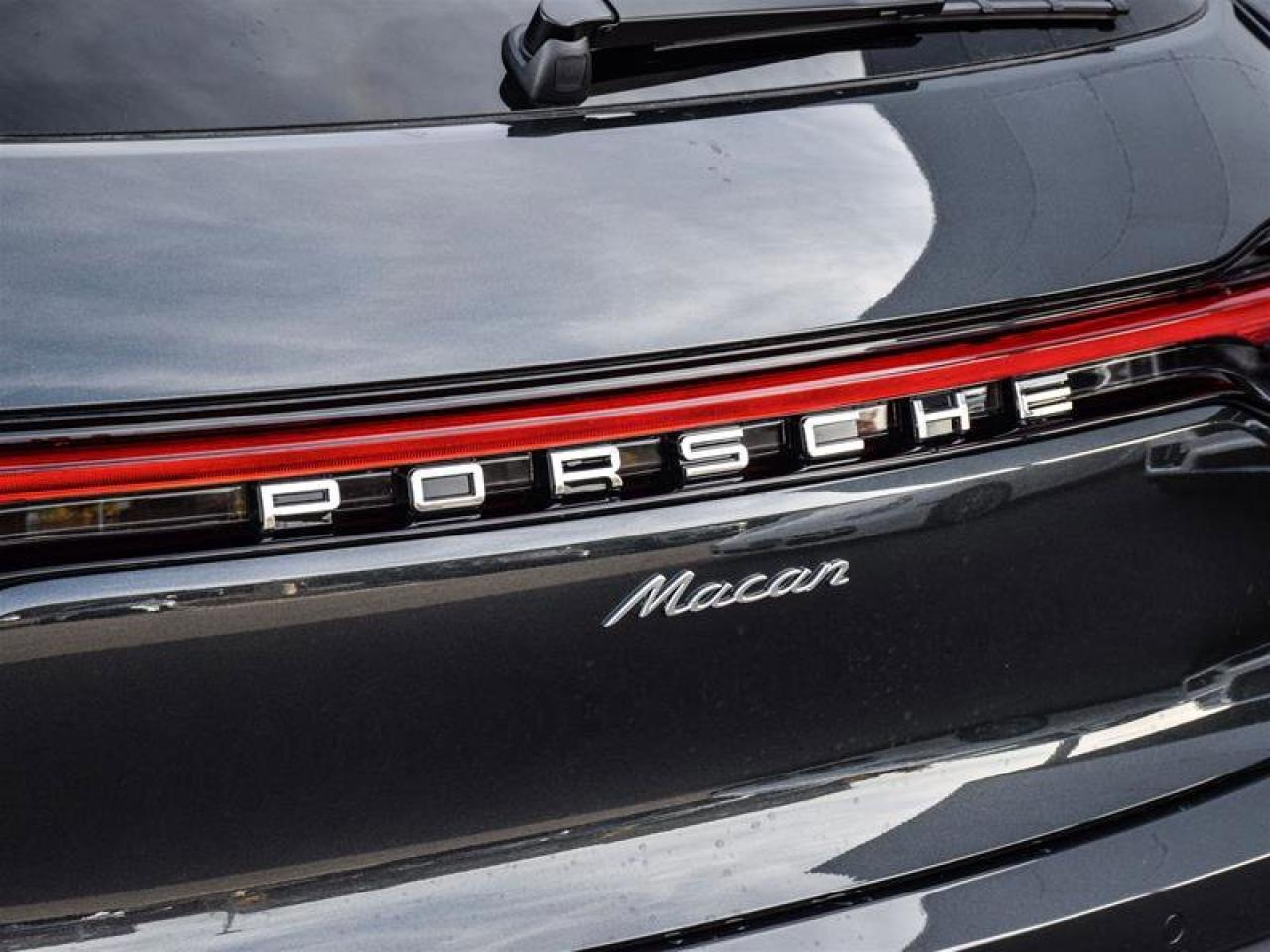 2025 Porsche Macan AWD Gray Photo