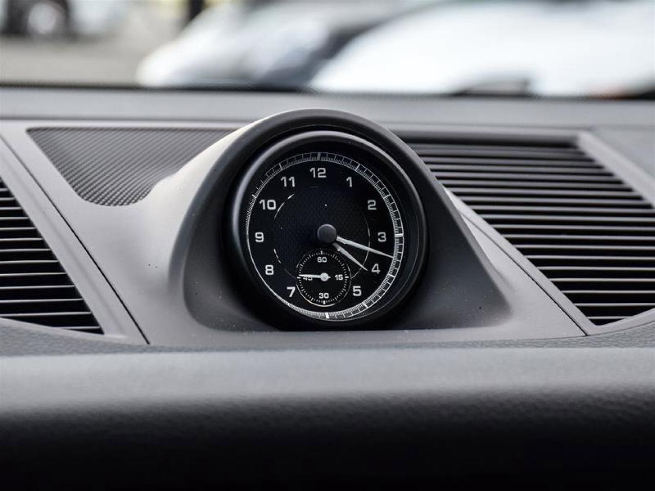 2025 Porsche Macan AWD Gray Photo