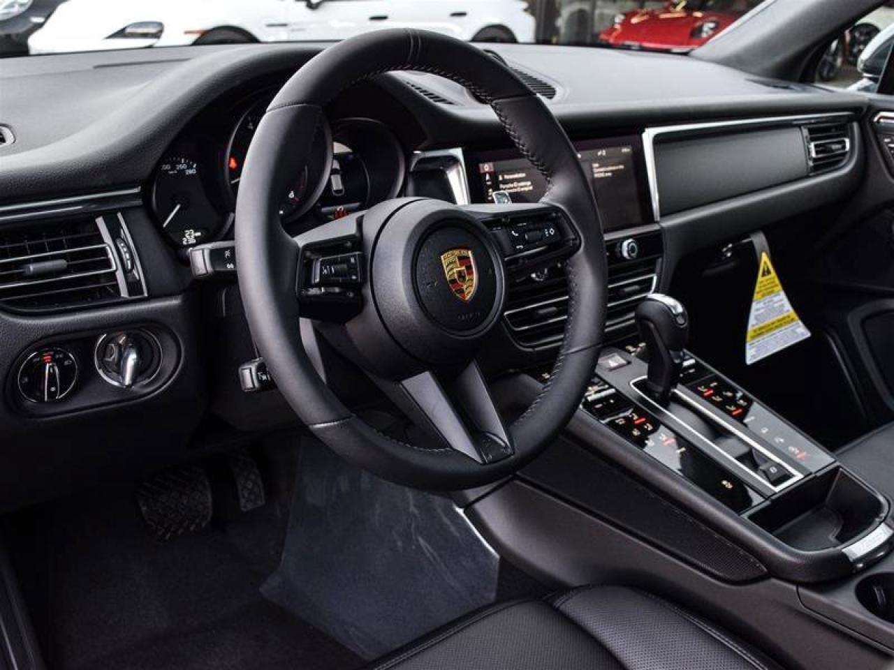 2025 Porsche Macan AWD Gray Photo