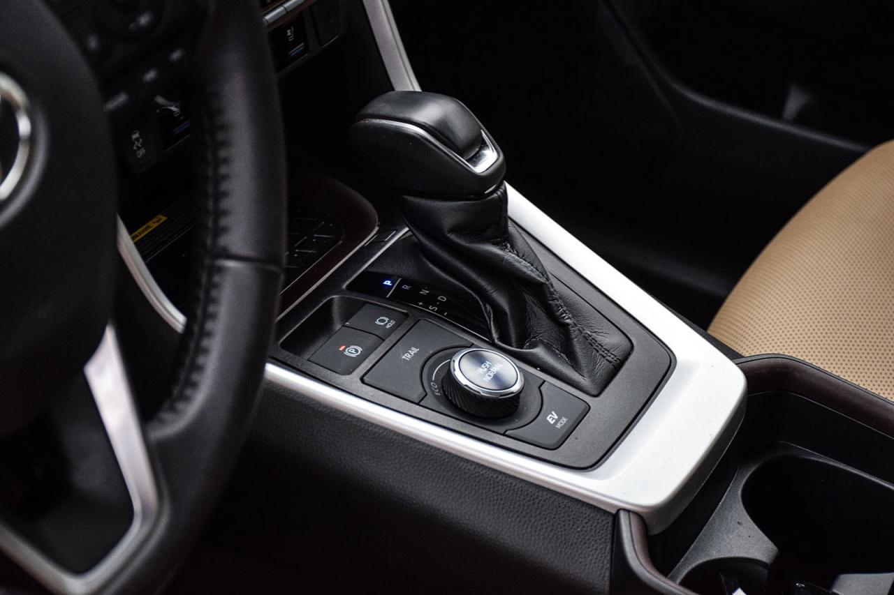 2021 Toyota RAV4 Hybrid LIMITED AWD / SUNROOF /LEATHER/ NAVI/CARPLAY/BSM Photo