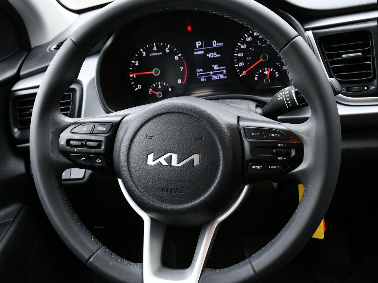 2023 Kia Rio 5-door LX+ Certified  Low Mileage    Apple Carplay   Andr Photo