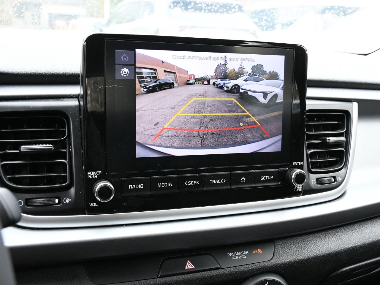 2023 Kia Rio 5-door LX+ Certified  Low Mileage    Apple Carplay   Andr Photo