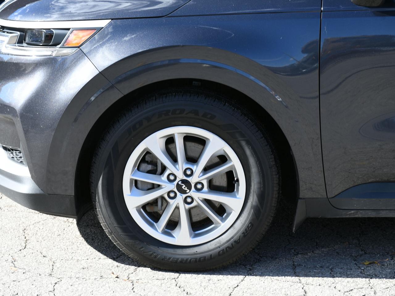 2024 Kia Carnival LX+ CPO   3rd Row Seating   Backup Camera   Blueto Photo