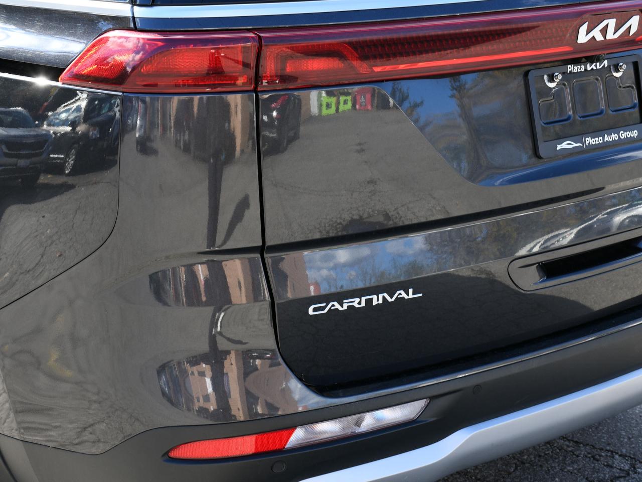 2024 Kia Carnival LX+ CPO   3rd Row Seating   Backup Camera   Blueto Photo