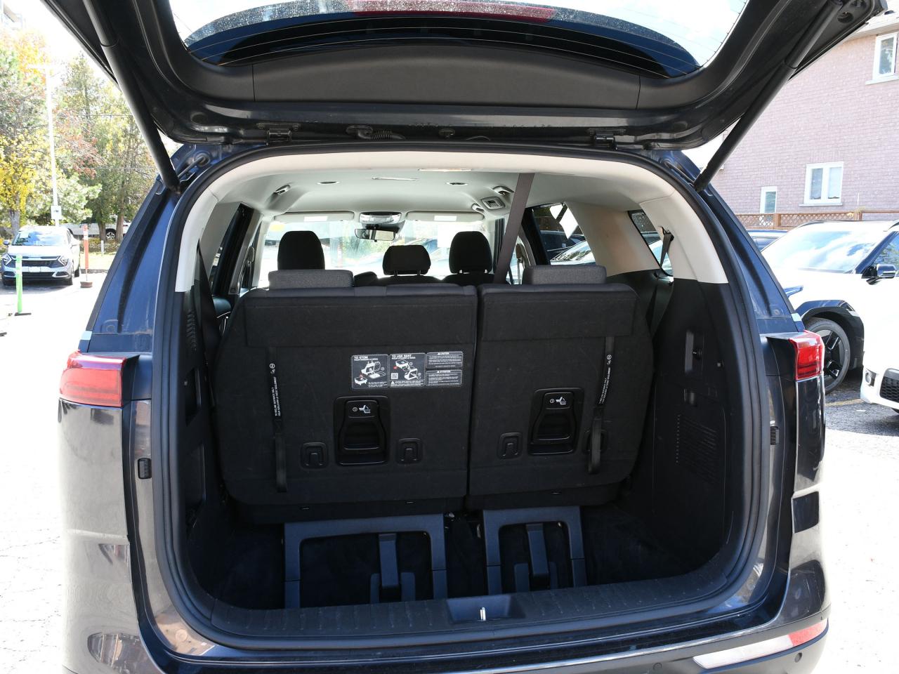 2024 Kia Carnival LX+ CPO   3rd Row Seating   Backup Camera   Blueto Photo