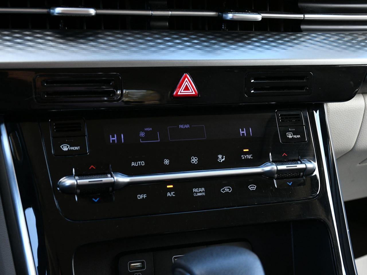 2024 Kia Carnival LX+ CPO   3rd Row Seating   Backup Camera   Blueto Photo