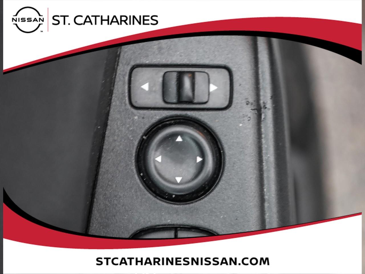 2022 Nissan Kicks S Photo