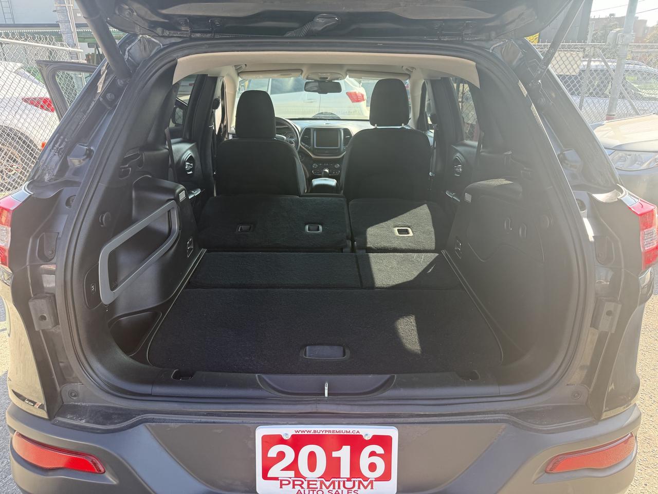 2016 Jeep Cherokee *** 3 YEAR WARRANTY INCLUDED *** Photo