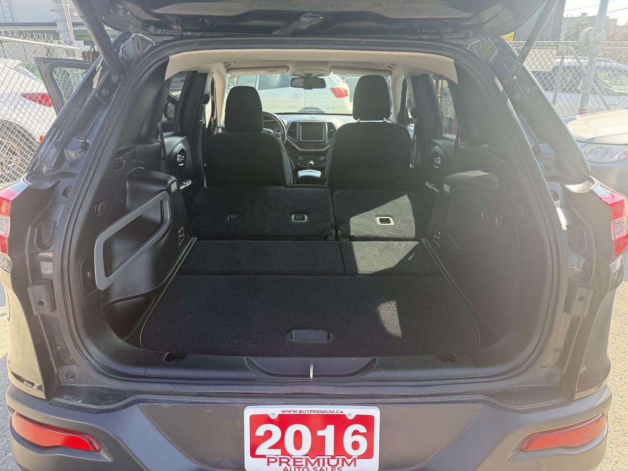 2016 Jeep Cherokee *** 3 YEAR WARRANTY INCLUDED *** Photo