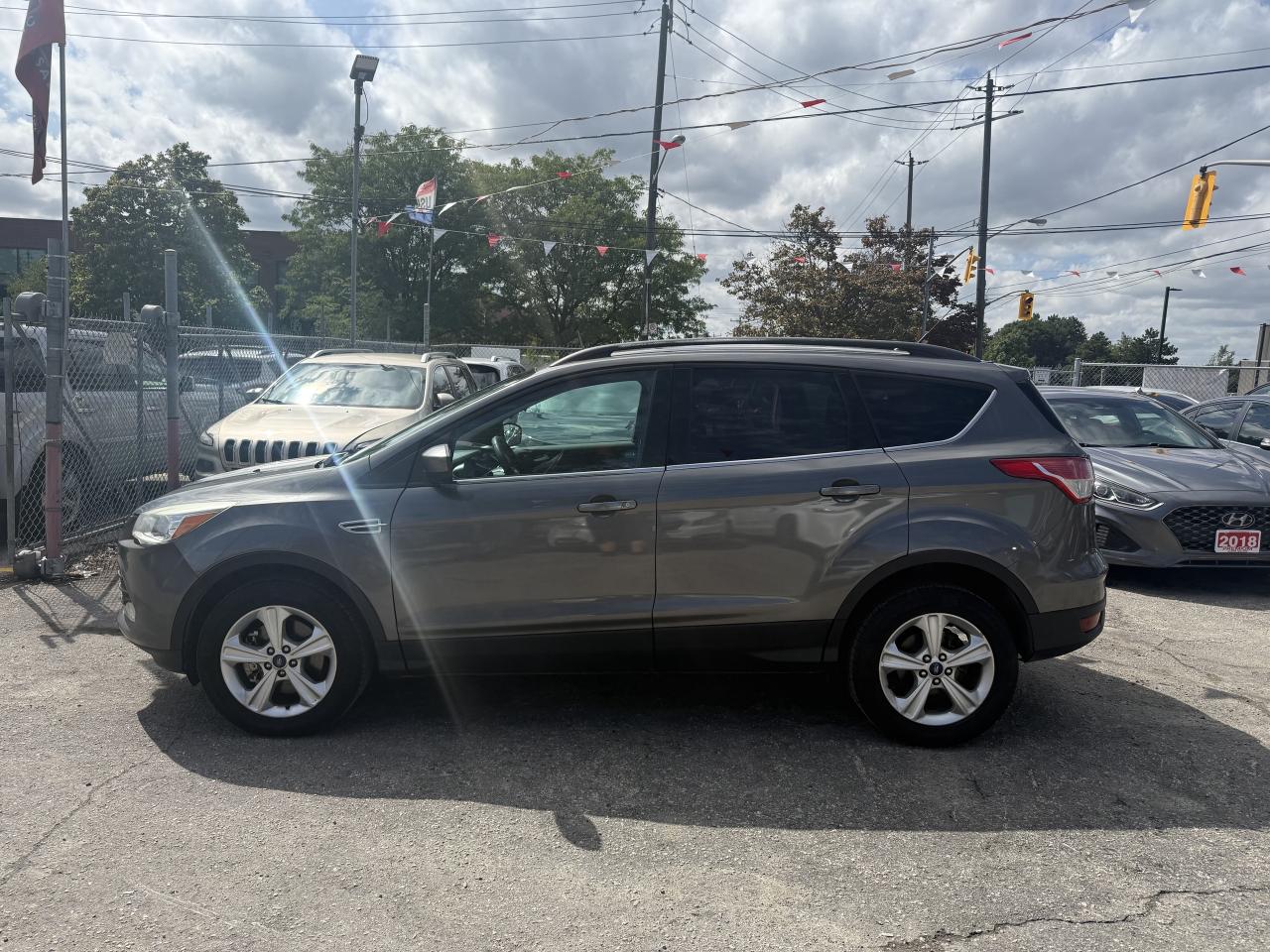 2014 Ford Escape *** 3 YEAR WARRANTY INCLUDED *** Photo2